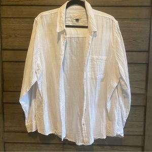 Universal Thread Textured Button Down Shirt